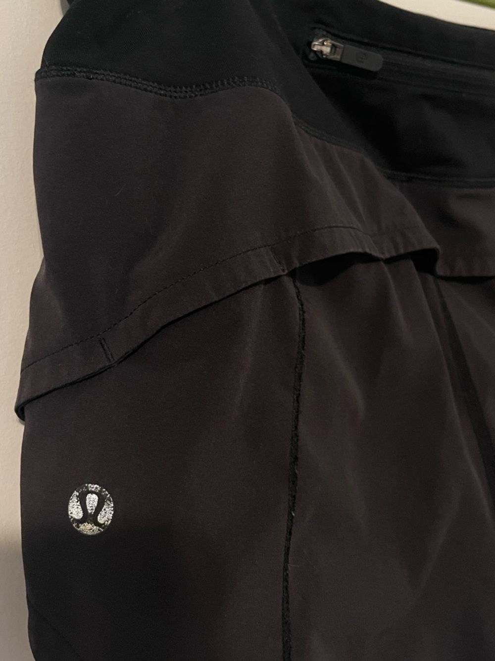 Lululemon shorts - Picture 4 of 7
